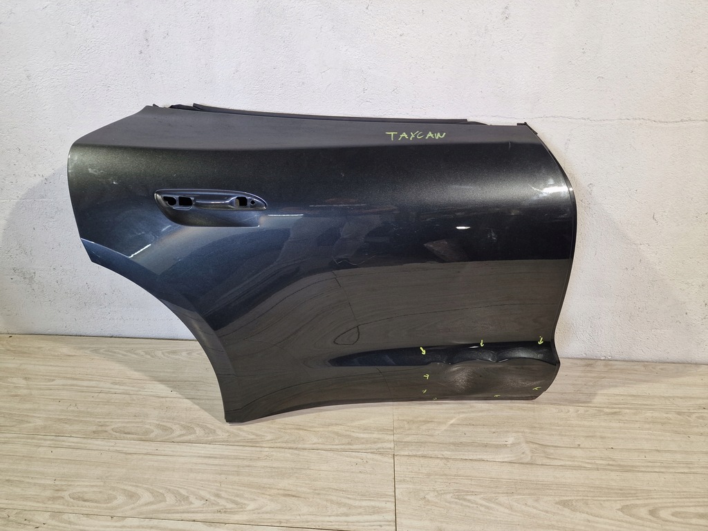 фото №1, Porsche taycan 9j1 дверь правое задняя