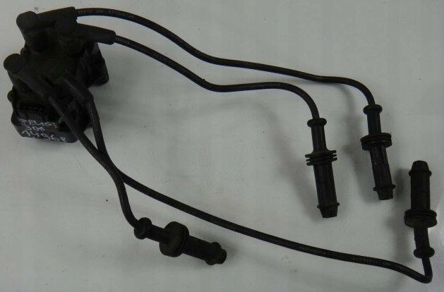 фото №1, Peugeot 306 96 r 1.4 катушка зажигания 2526040a