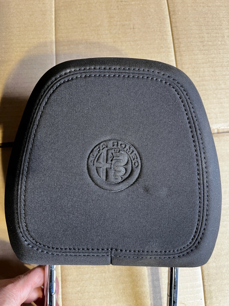 фото №3, 31 alfa romeo giulia підголівник передній перед