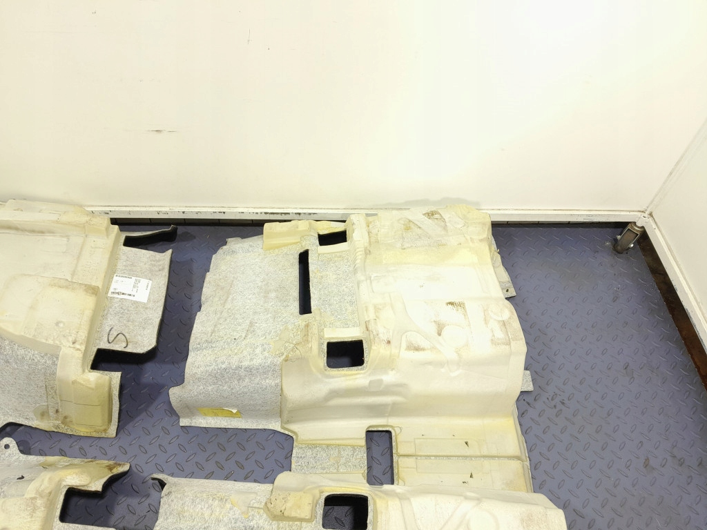 фото №9, Mercedes cls w218 lift sedan обшивка килимок підлога a2126803140