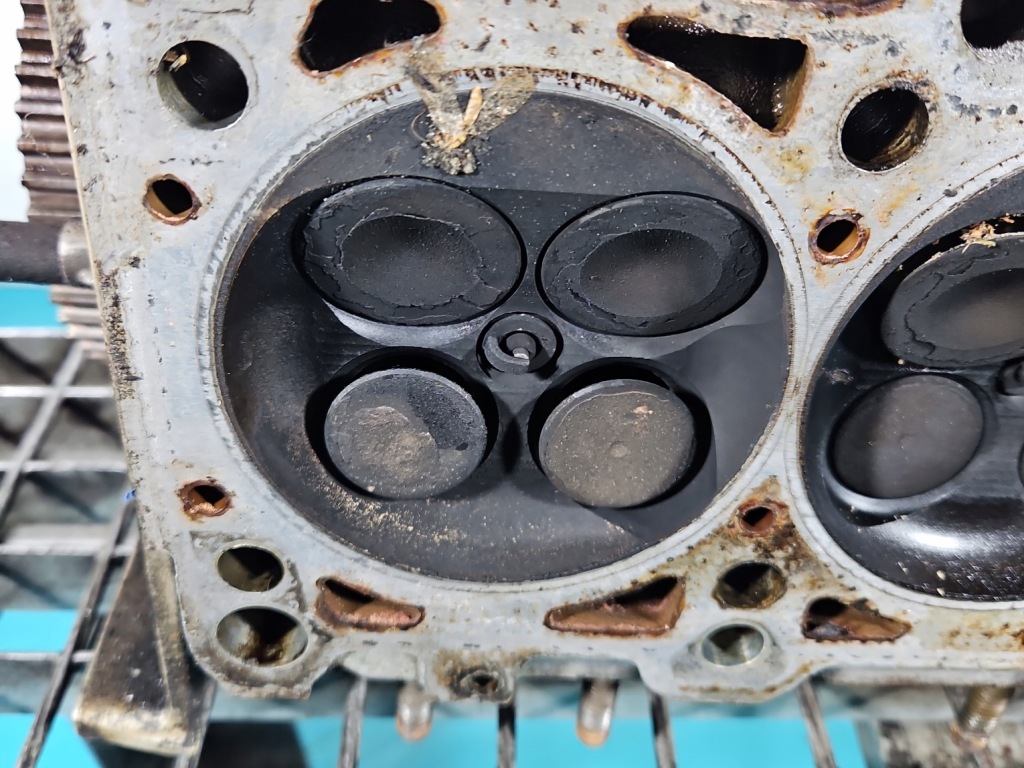 фото №13, Головка audi a8 d2 077103373ae abz 4.2 v8 299km