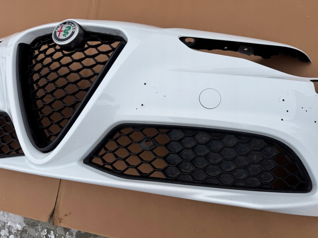 Бампер перед alfa romeo giulia омыватель pdc оригинал хороший состояние Киев