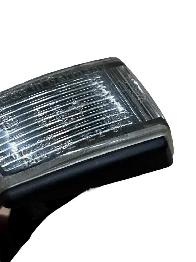 фото №1, Volvo v40 поворотник крила r0142631