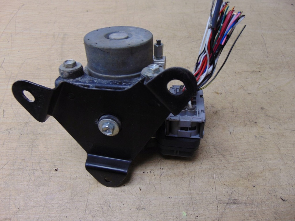 фото №8, Насос abs блок управления toyota land cruiser j7 2015rok