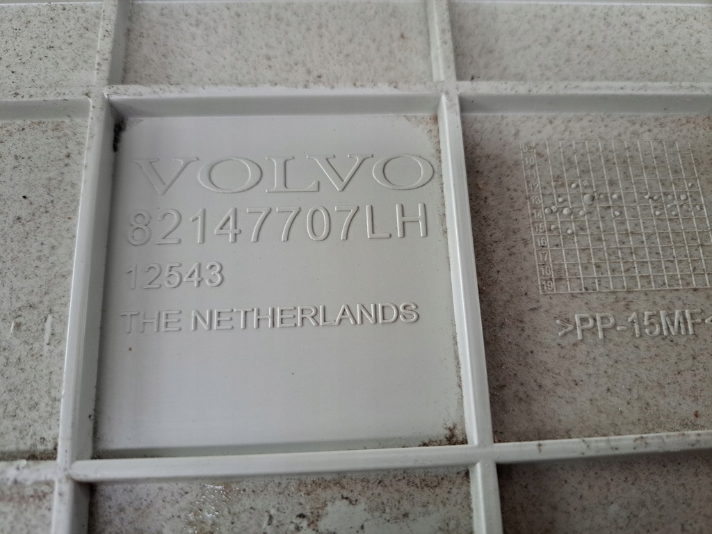 фото №7, Бардачок шторка жалюзи полка верхний левая volvo fh 4