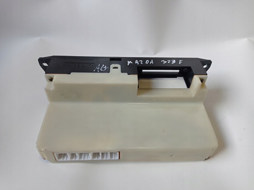 фото №7, Панель кондиционера mazda 323f eb17r