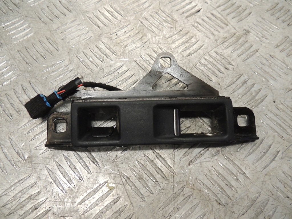 фото №1, Mercedes w205 cabrio замок дах правий a2177700422