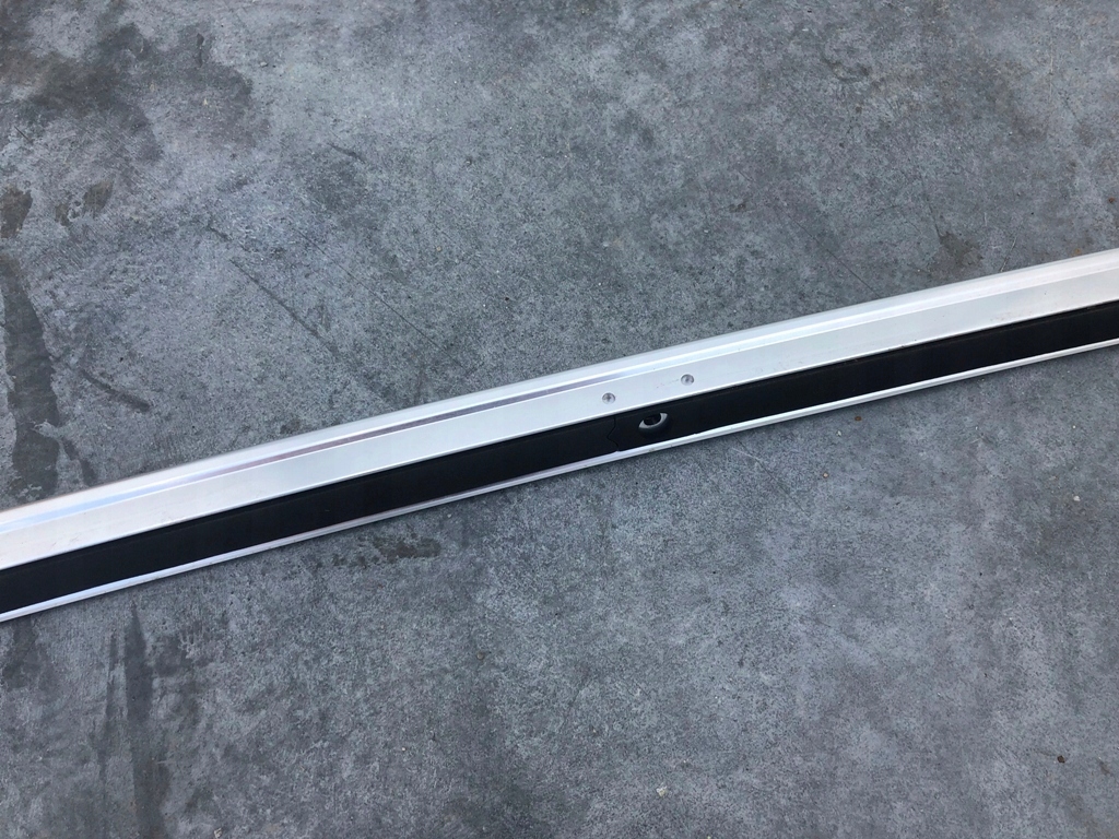 Рейлінг даховий правий audi e-tron 55 4ke lz7f z7f в Україні