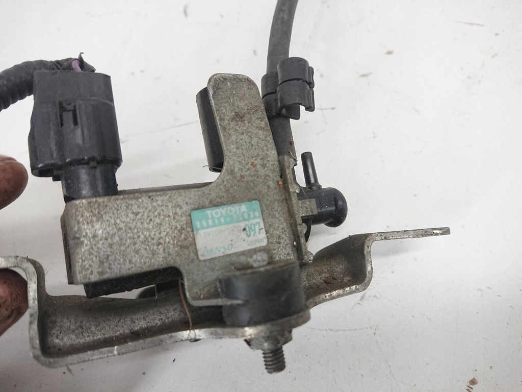 фото №6, Toyota auris клапан вакууму