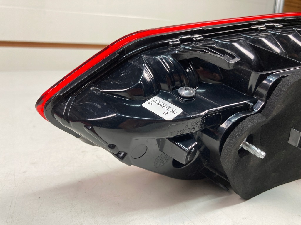 фото №11, Лампа правая задняя w крышка vw touareg iii 3 led