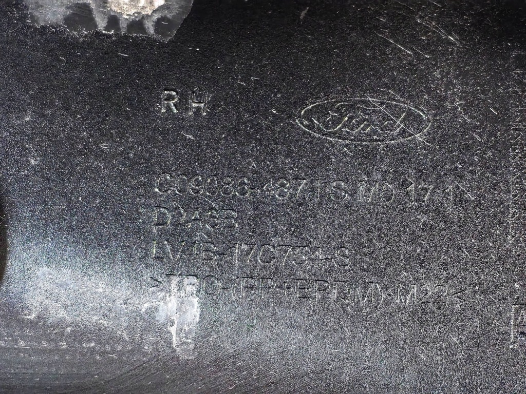 Ford kuga mk3 st-line - решітка бампера права polecam Недорого