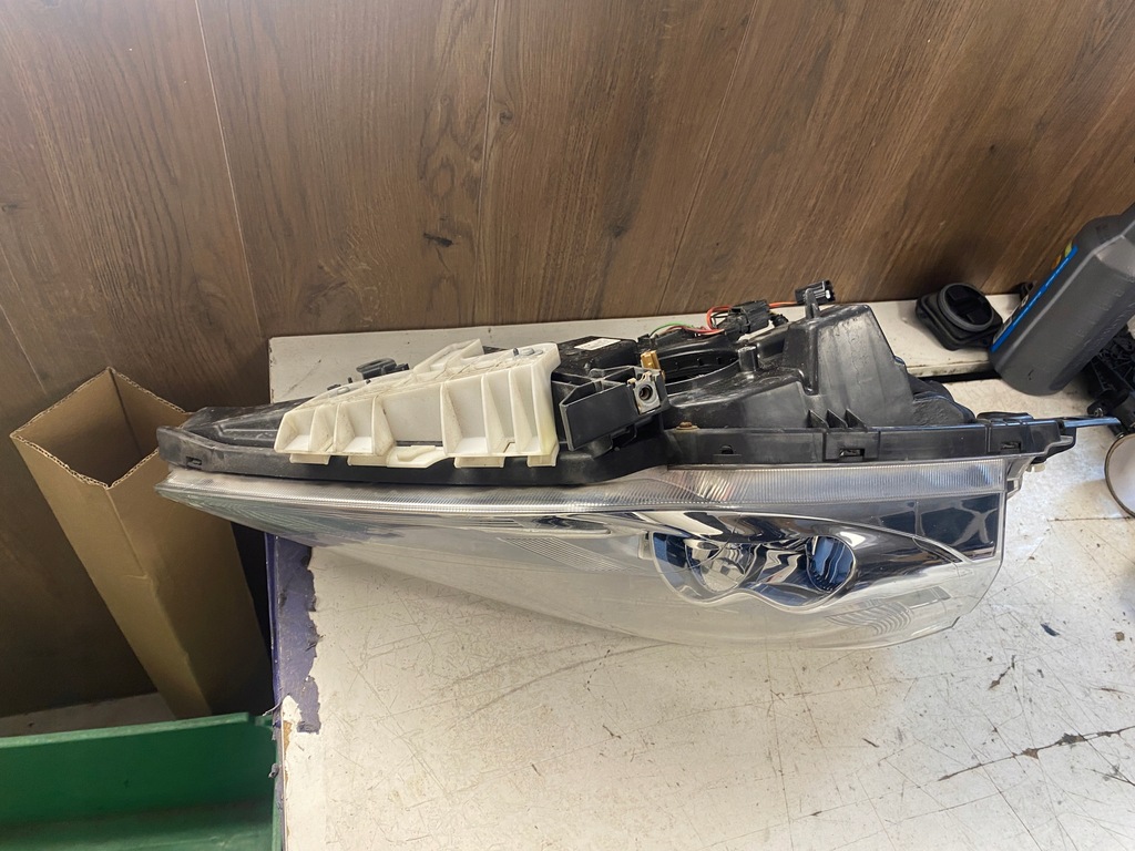 фото №7, Nissan leaf i лампа права led 26010-3nl5a eu