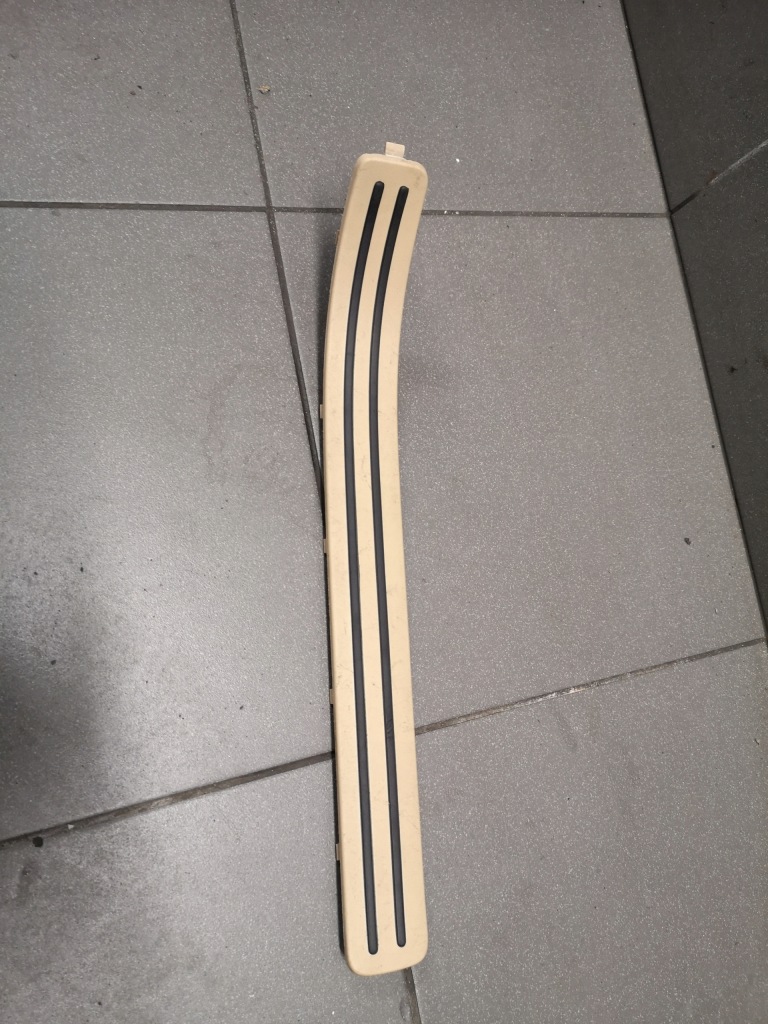 фото №1, Молдинг накладка левый задняя vw touareg 7l0853793be