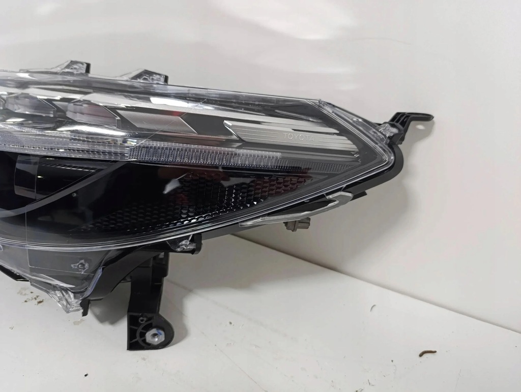 фото №8, Лампа левая перед toyota corolla cross full led