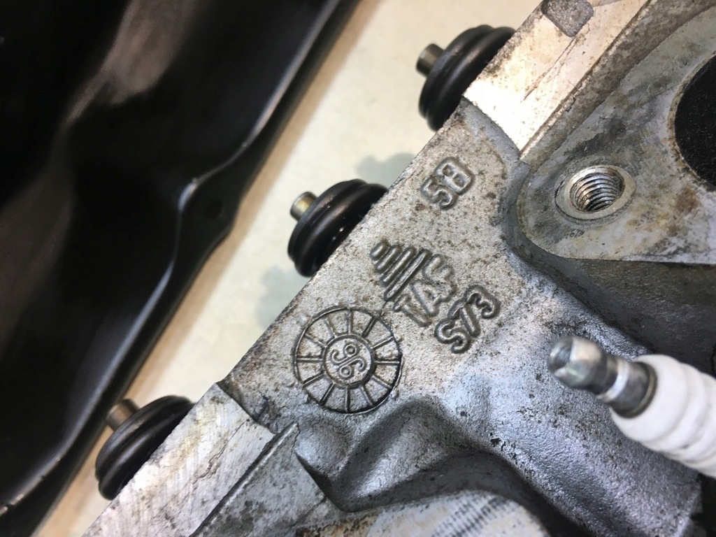 фото №12, Головка dodge caravan iii 3.3 v6 4621510a