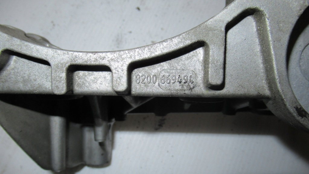 фото №3, Renault megane iv 1.5dci кронштейн генератора