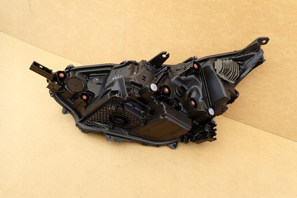 фото №10, Toyota bz4x full led лампа права eu 2024 europa koito 42-122