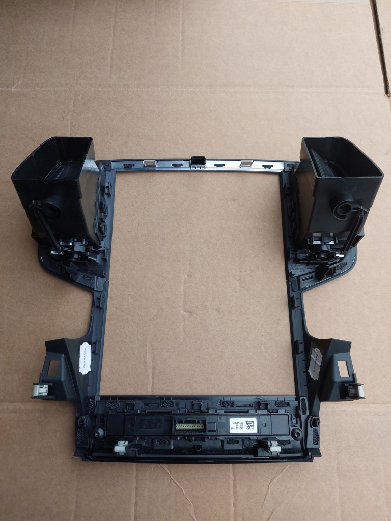 фото №4, Рамка дисплея планшета навигации megane iv