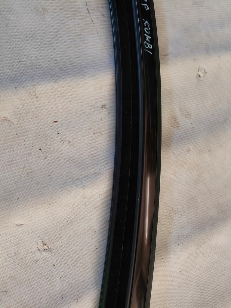 фото №5, Mercedes w213 kombi прокладка дверь правый перед