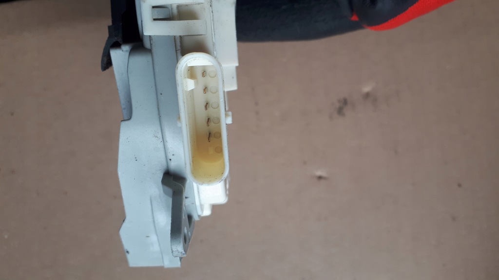 фото №5, Audi оригінальний номер 8j1837016d замок двері pin