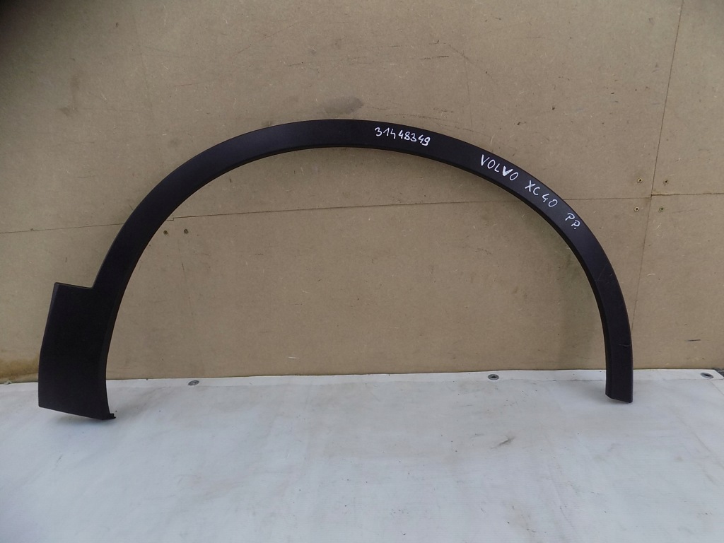 фото №1, Volvo xc40 молдинг крыла правый перед 31448349