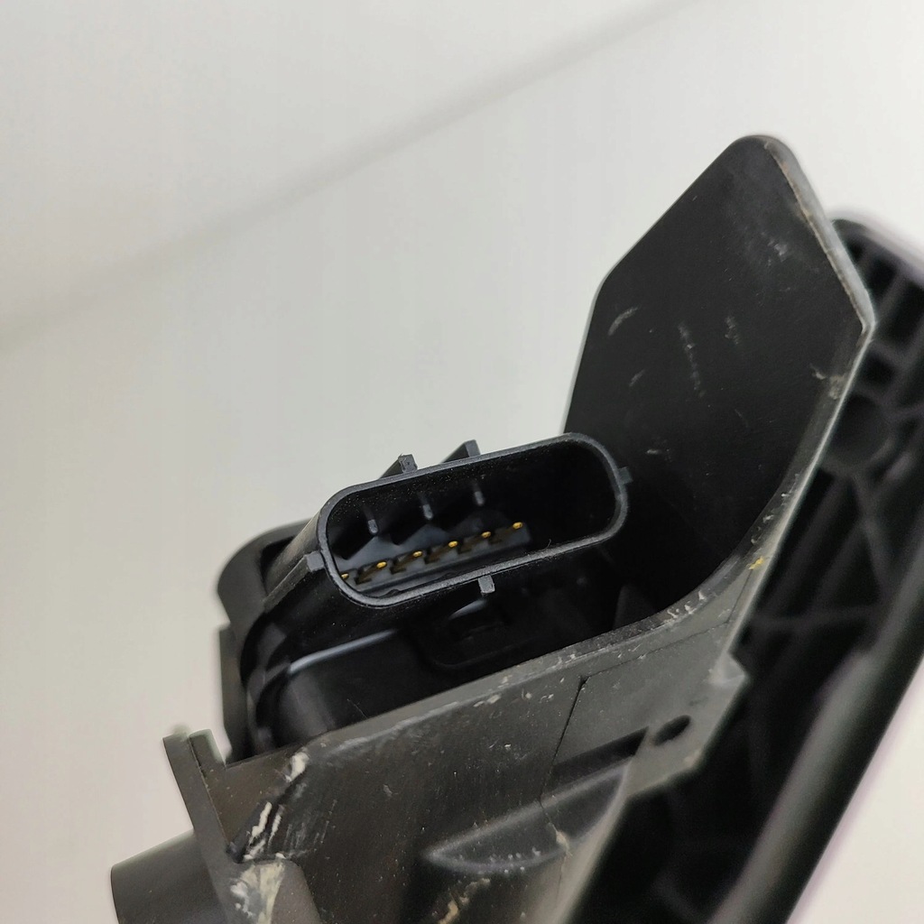 фото №7, Porsche taycan 9j1 2022 педаль газа / ускорения