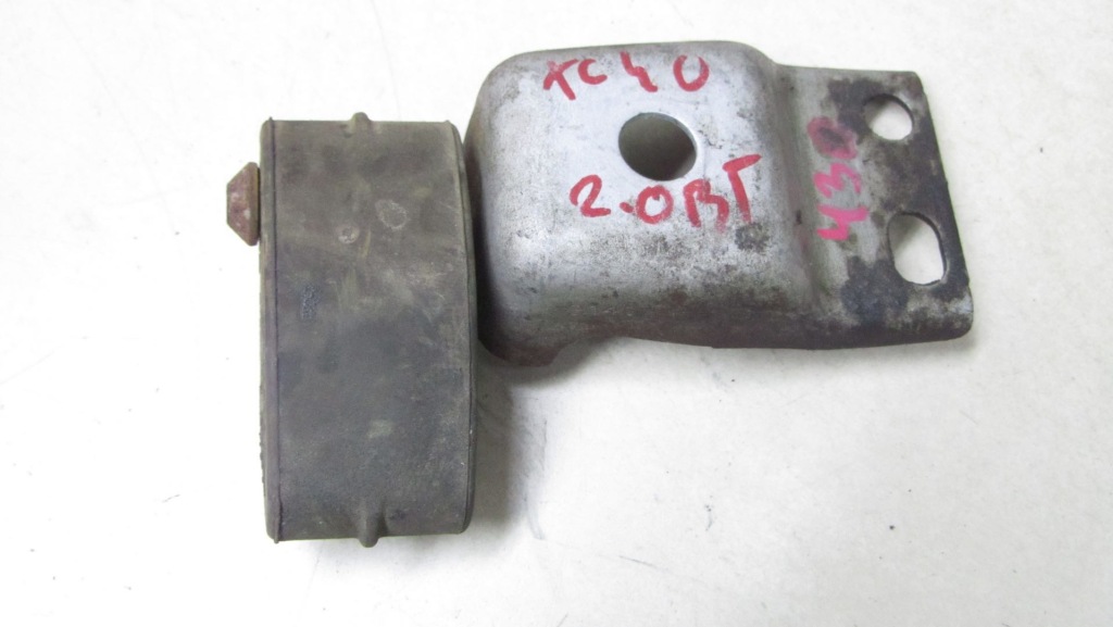 Купить Volvo xc40 ii кронштейн глушителя 17-