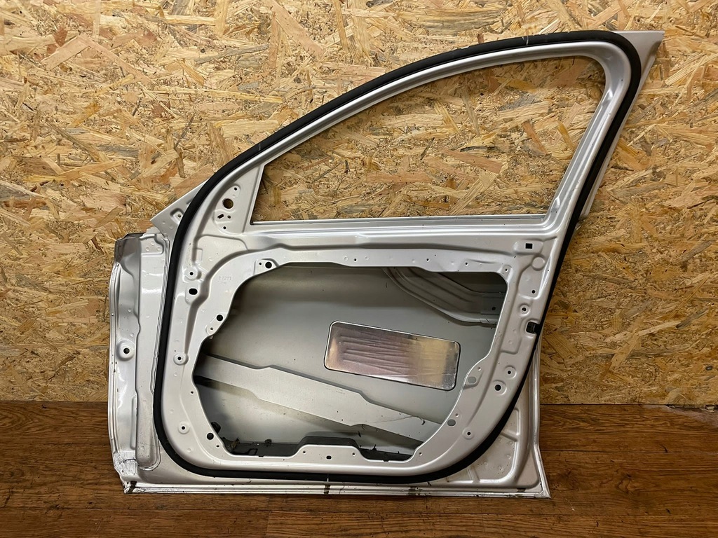 фото №8, Mercedes c-klasa w205 дверь правое перед передние