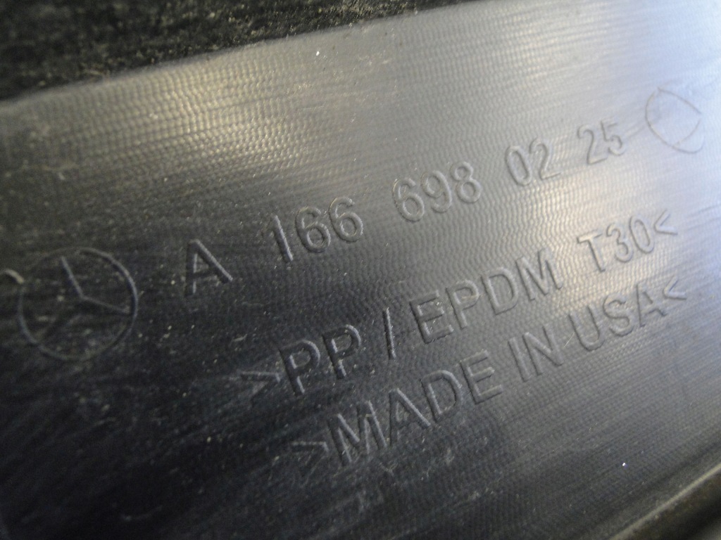 Mercedes молдинг порог правая накладка подножка правый gle w166 166 Недорого