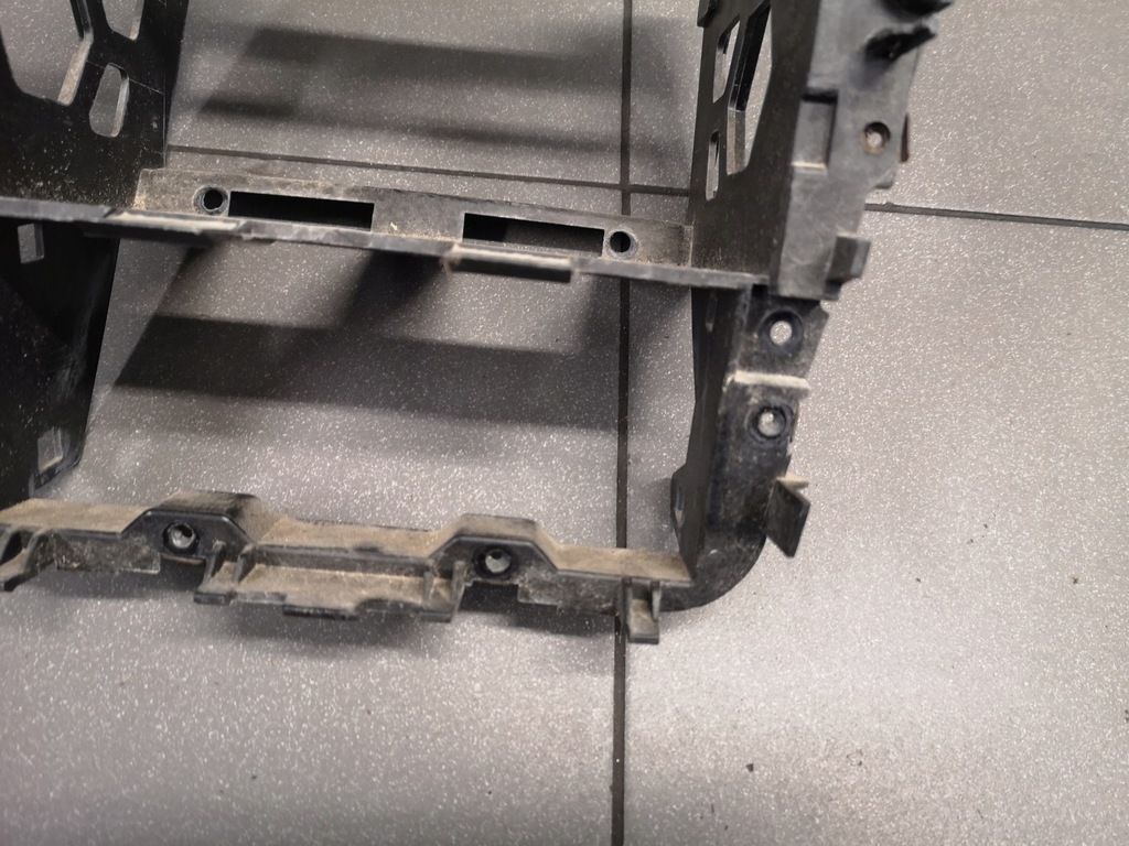 фото №3, Рамка консолі радіо vw golf v 1k0858089