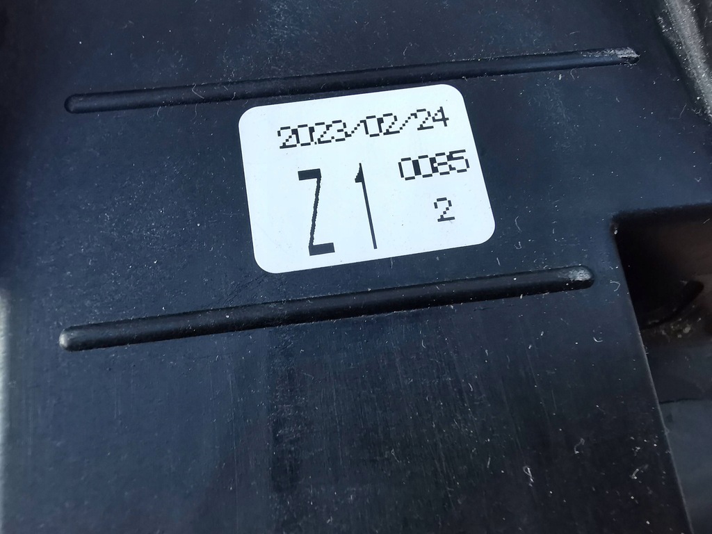 фото №14, Toyota bz4x 22- активный впуск воздуха перед жалюзи 16691-10010