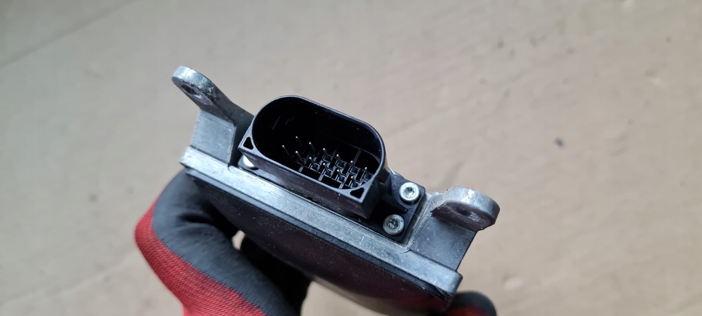 фото №5, S3 8v sedan a3 асистент перемикання поперечина руху правий задня 5q0907566a