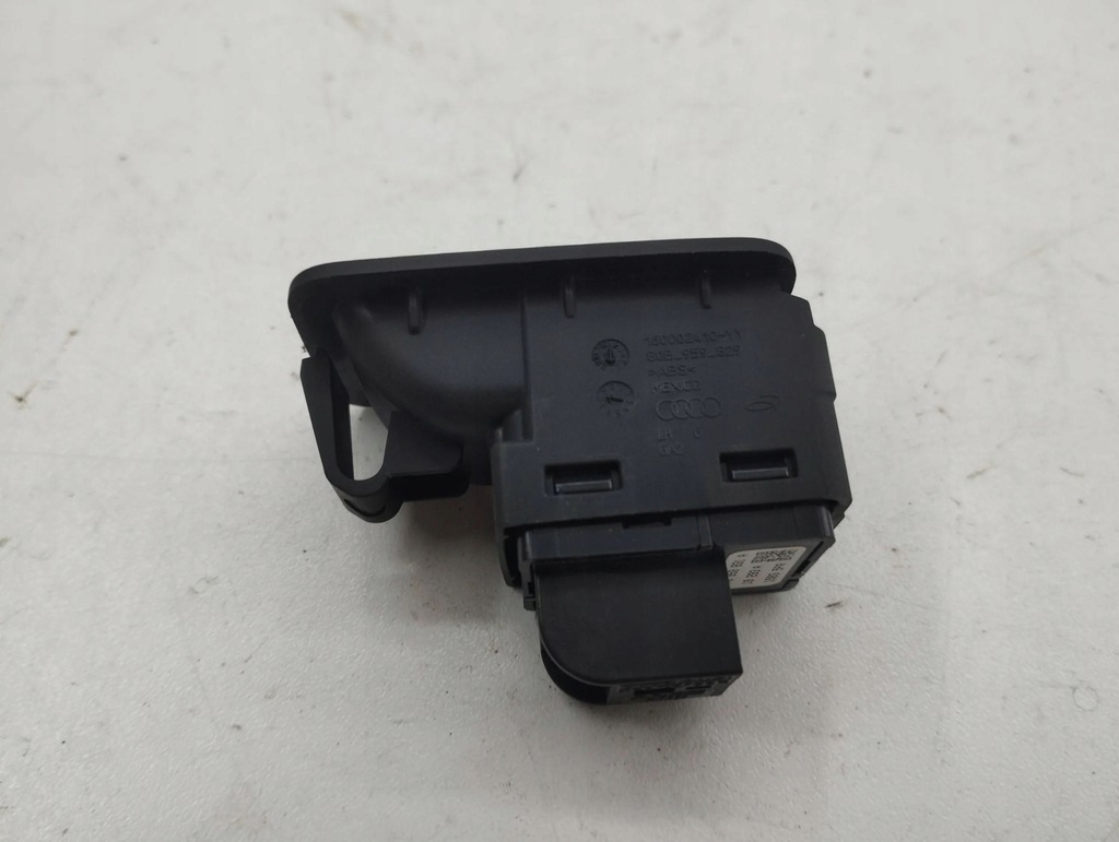 фото №7, Audi q5 sq5 2020 перемикач / кнопка відкривання кришки багажника