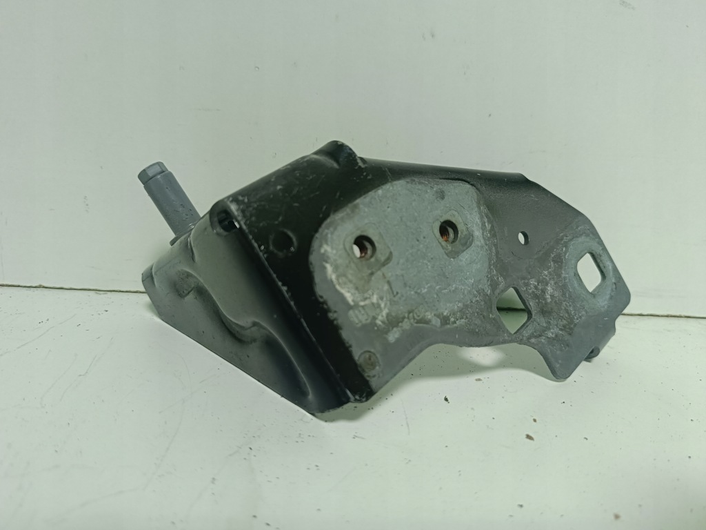 фото №1, Кронштейн кронштейн крыла правое renault clio iv 4 оригинальный номер 641802835r