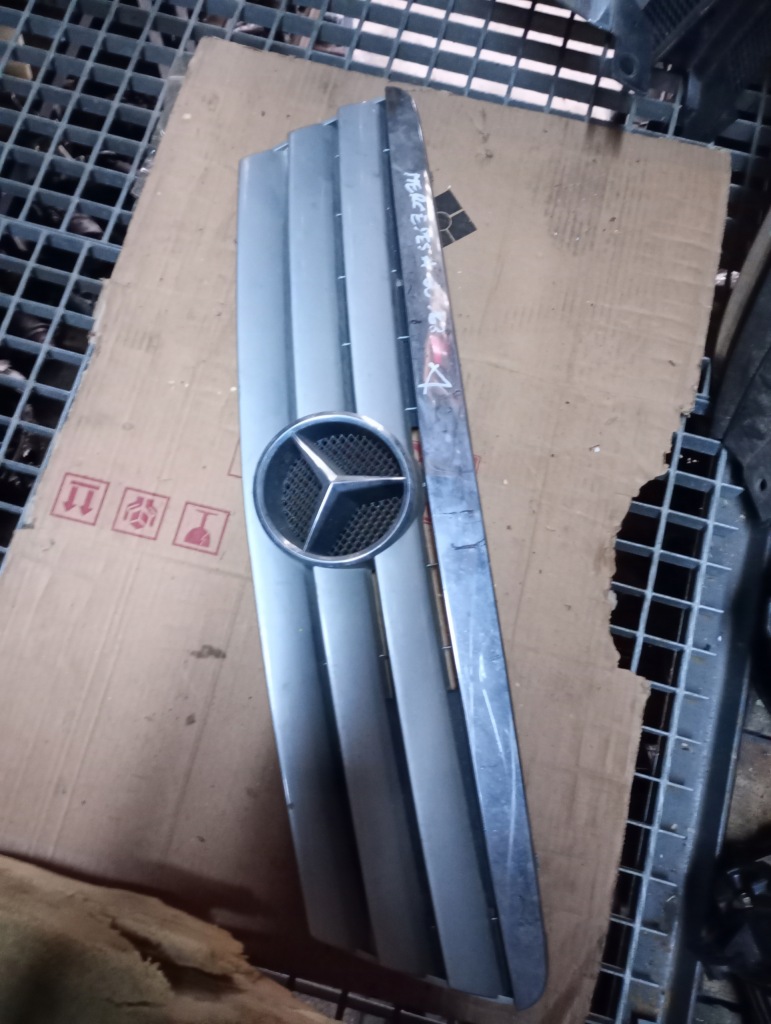Купить Mercedes-benz оригинальный номер 1688800183 решётка  решётка радиатора