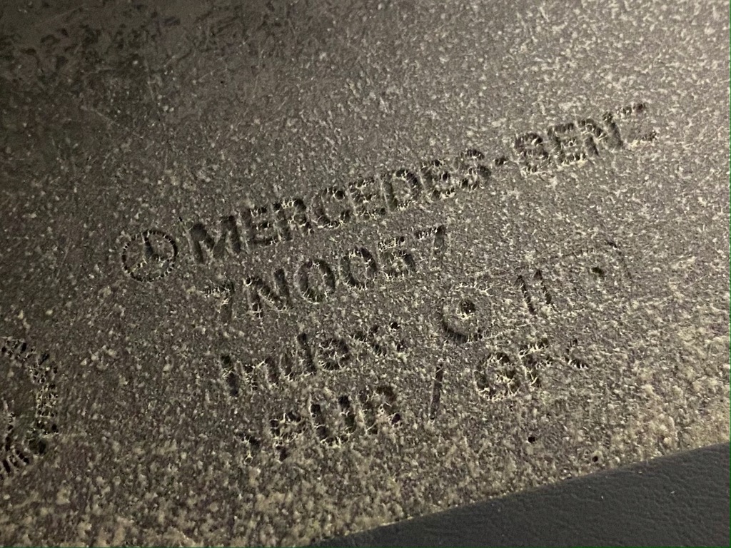 фото №10, Mercedes benz slr mclaren средняя консоль 7n0057