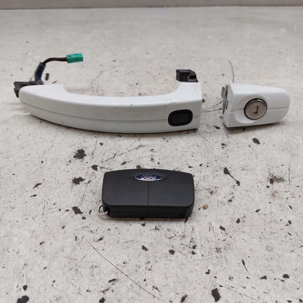 фото №1, Ford kuga i 1 ручка левая перед замок + ключ