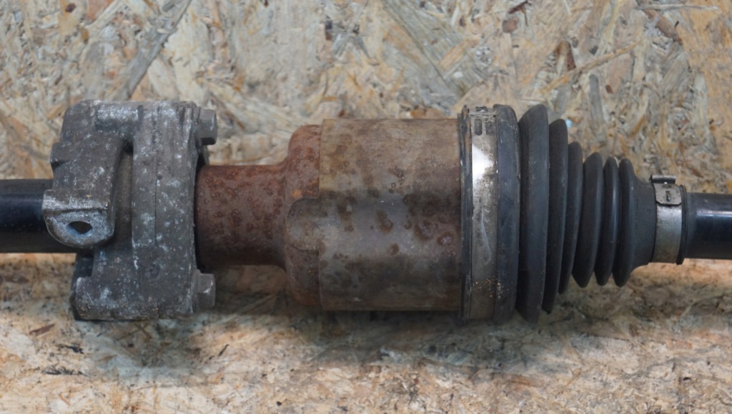 Приводной вал правая  перед opel mokka a 1 1.7 cdti 95090835 в Украине