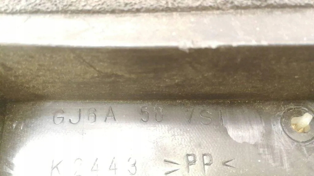 Пластик двірник передніх mazda 6 station wagon gy gj6a507s1 2.0l Зі Шроту