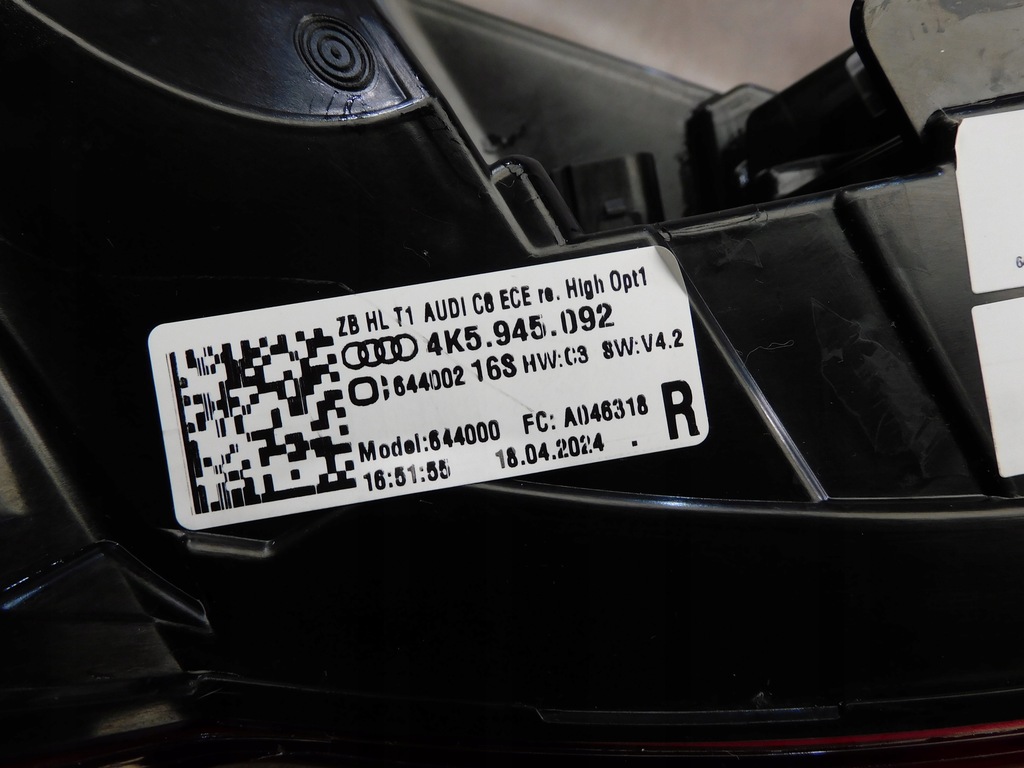 фото №8, Audi a6 c8 4k sedan лампа задня права w крила 4k5945092