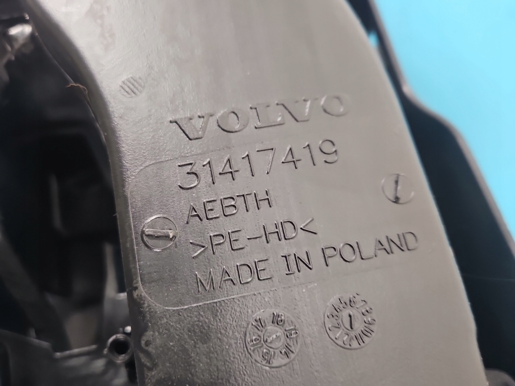 Подлокотник туннель volvo s90 2 16-20 31389613 европа Оригинал