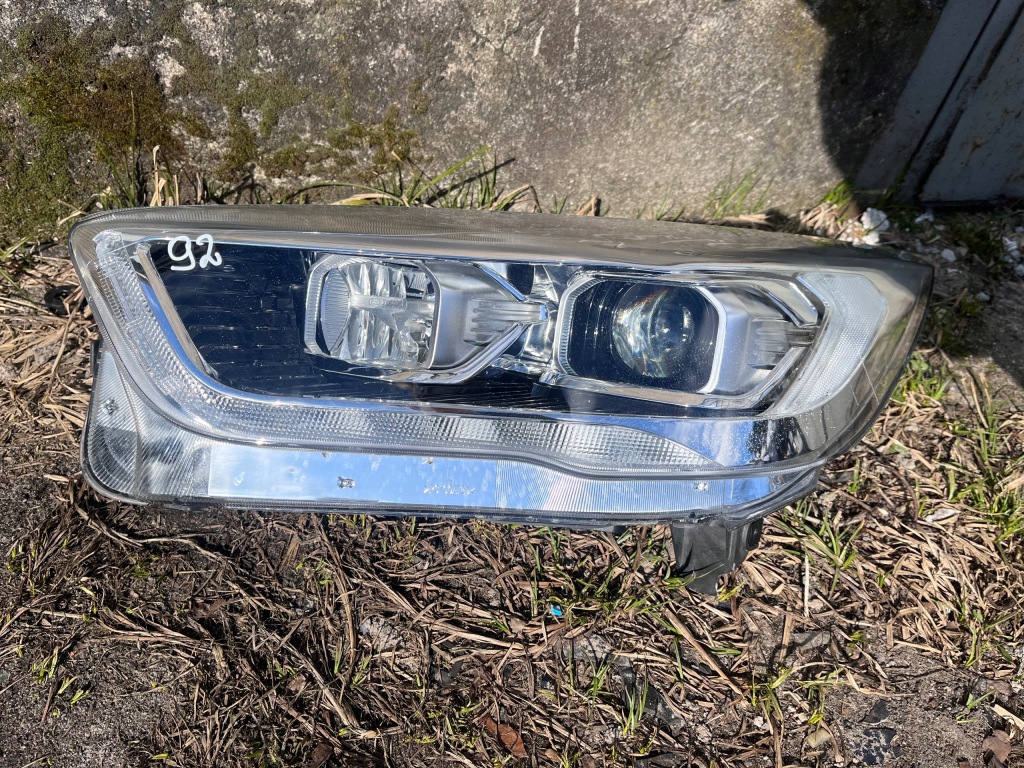 Купити 92 ford kuga mk2 рестайлінг  фара ксенон лівий led