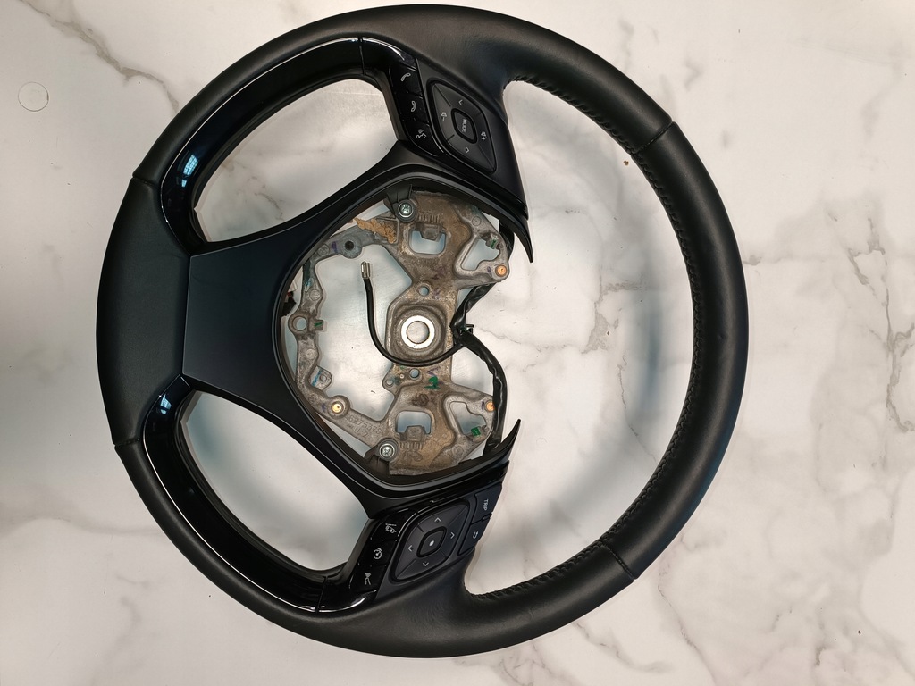 фото №1, Toyota chr воздуховод кожа gak3