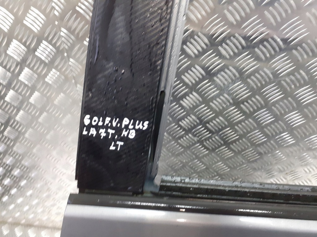 Дверь левое  задняя vw golf v plus la7t Доставка