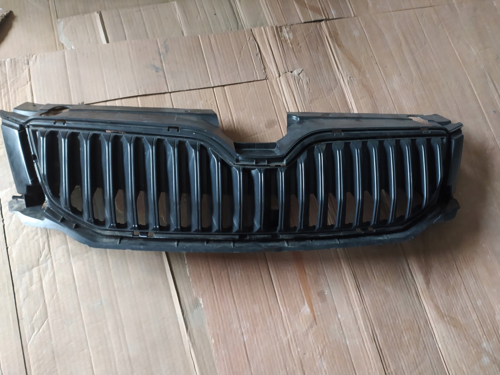 фото №1, Skoda octavia 2014r. заглушка решётка радиатора