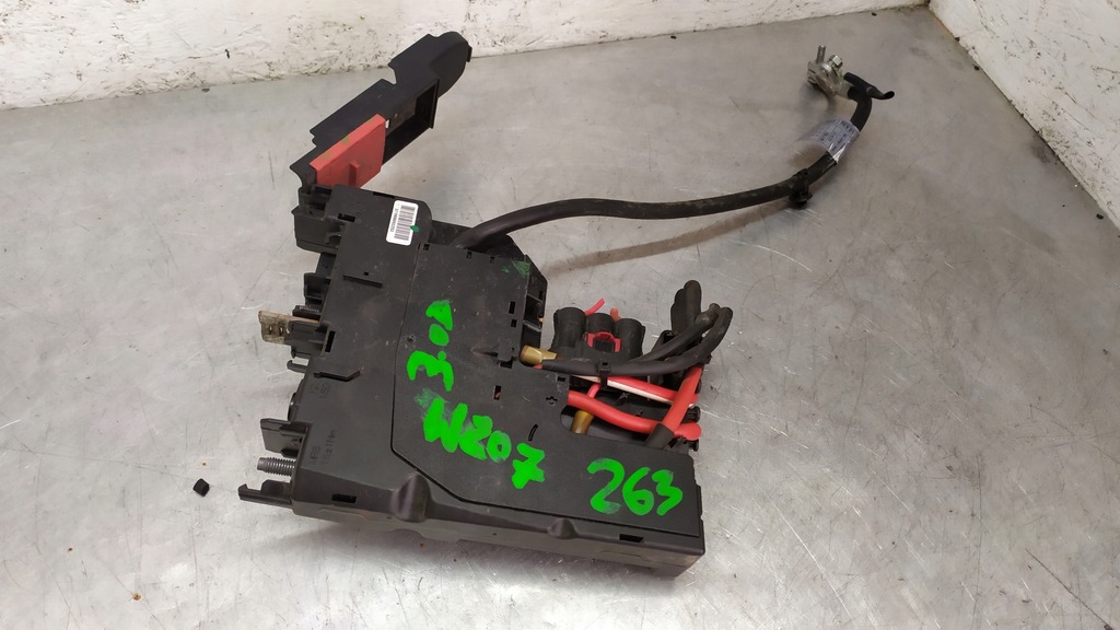 фото №8, Mercedes w207 w204 модуль клемма аккумулятор a2075401550