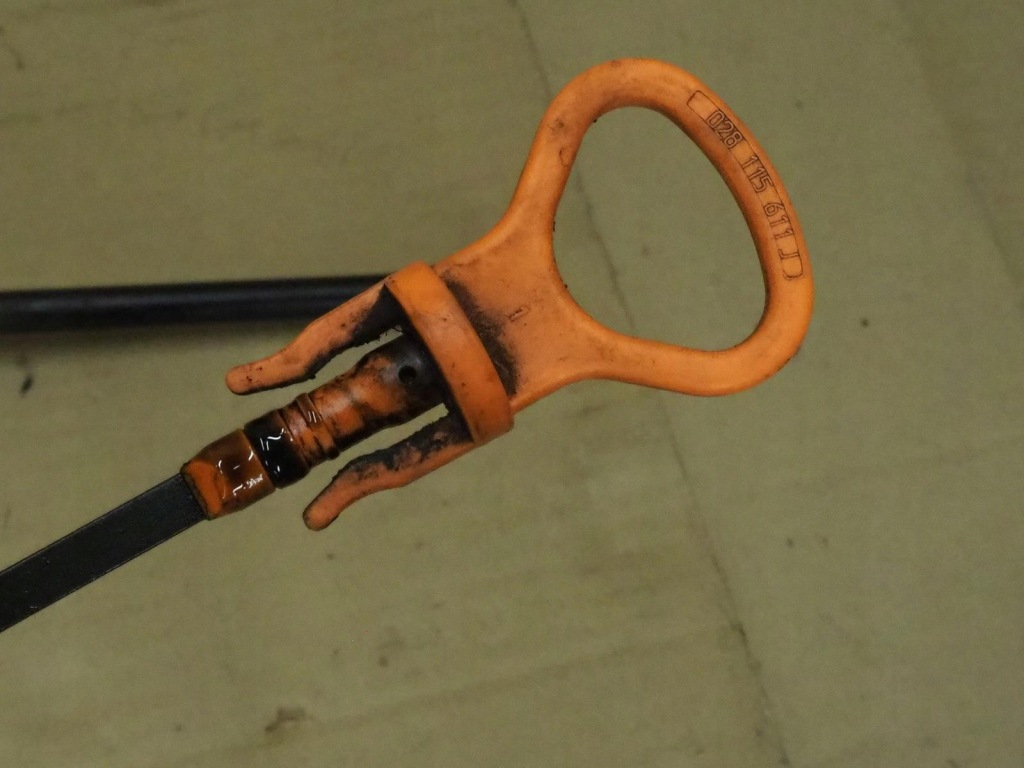 фото №14, Щуп измеритель уровня масла vw transporter iv t4 2.5 tdi 028115611j