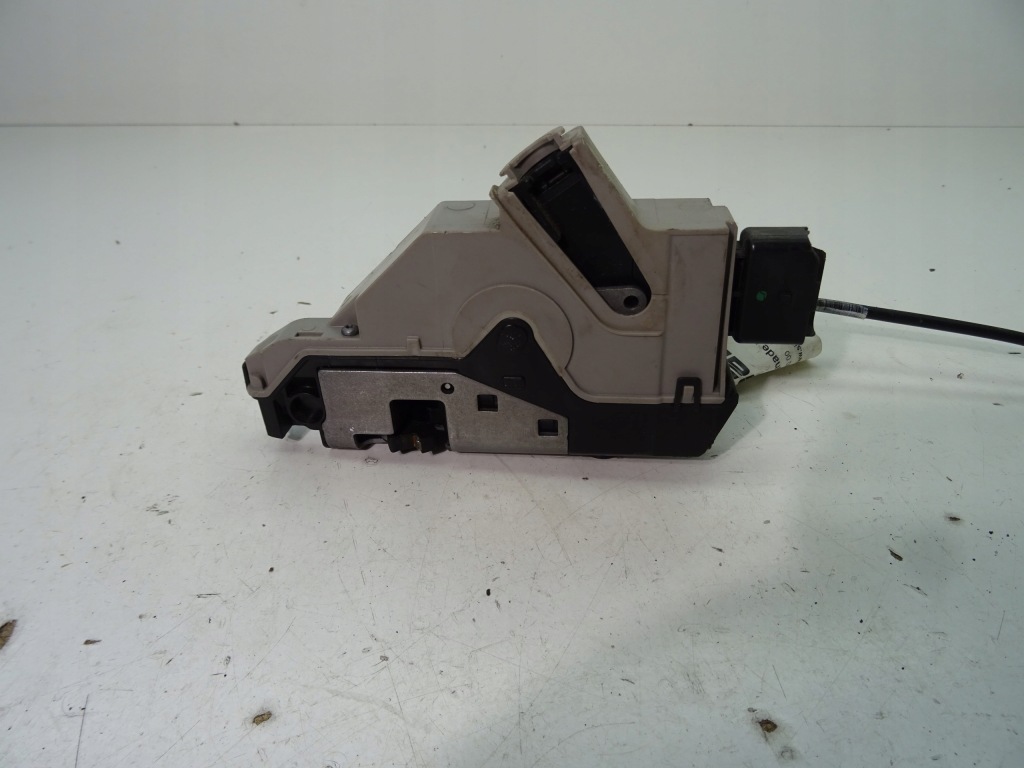 фото №1, Замок двері лівий задня 9688081080 peugeot 2008