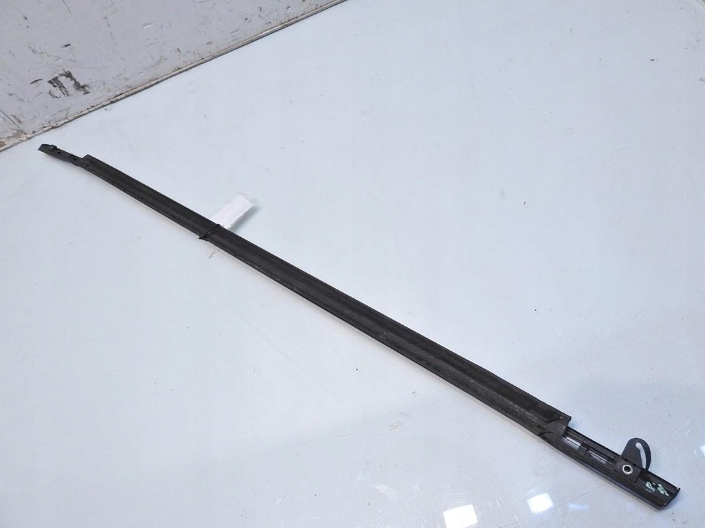 фото №5, Молдинг уплотнитель правый задняя subaru forester iii