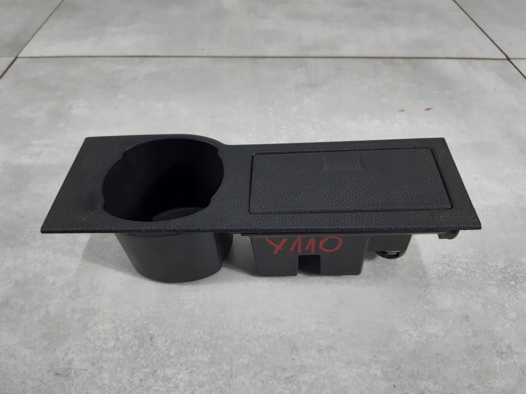 фото №1, Ford mondeo mk3 пепельница 1s7xf04788af